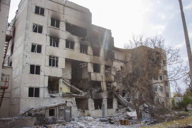 На Луганщині значні руйнування. Четверо людей загинули (ФОТО) 6 0630ff8e 5f77 4c34 855a 4cf804c88a11