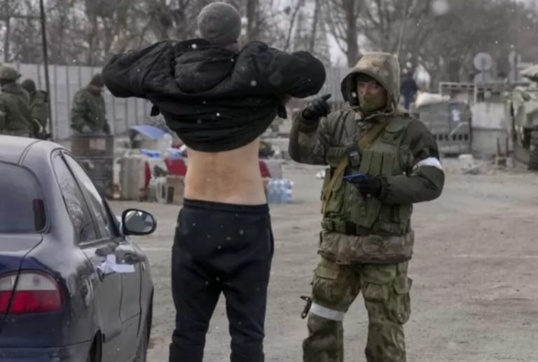 Стало відомо, де тримають тих маріупольців, які не пройшли "фільтрацію" російських окупантів 2 Стало відомо, де тримають тих маріупольців, які не пройшли "фільтрацію" російських окупантів