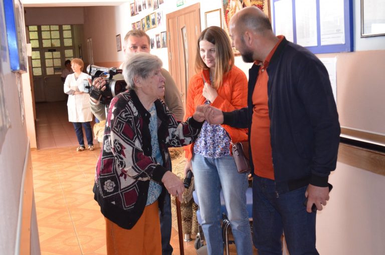 Галицький голова відвідав у Більшівцях своїх недавніх переселенців (ФОТО) 9 279906861 429498399002435 4494512071580293845 n