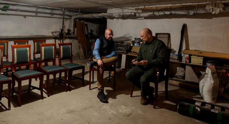 В Одесі Денис Шмигаль і Шарль Мішель ховалися в укритті через повітряну тривогу (ФОТО) 3 В Одесі Денис Шмигаль і Шарль Мішель ховалися в укритті через тривогу (ФОТО)