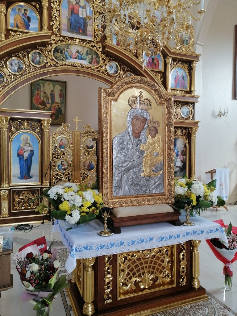 В селі на Франківщині молилися до Унівської Матері Божої (ФОТО)