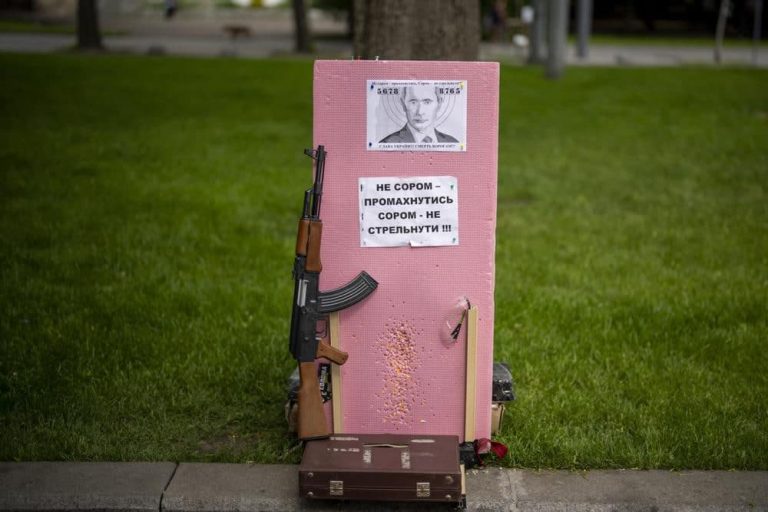 Поціль у Путіна: у Львові люди піднімають собі настрій (ФОТО)