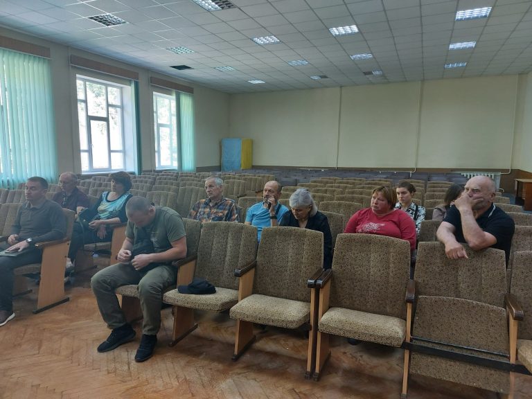 На Косівщині зустрілися з родинами бійців, що захищають Україну: що обговорювали (ФОТО)
