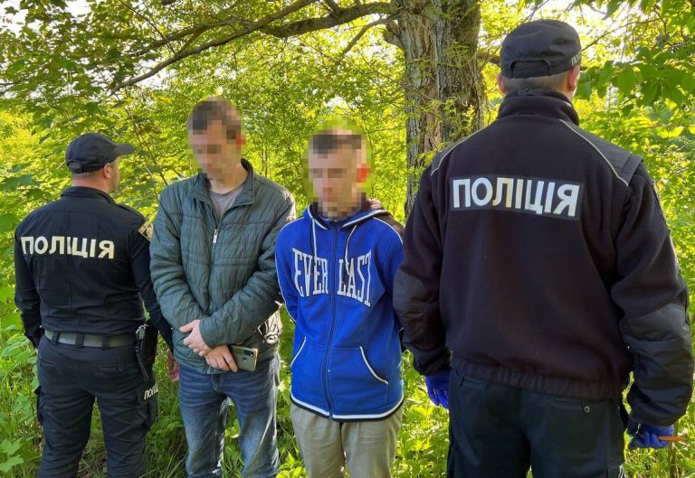 На Львівщині знайшли на кладовищі 20 пакетів наркотиків (ФОТО) 5 283784213 375785554593222 2633177815824193432 n