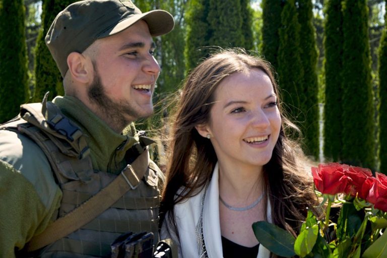 Неподалік Львова нацгвардієць освідчився коханій (ФОТО) 7 Неподалік Львова нацгвардієць освідчився коханій (ФОТО)