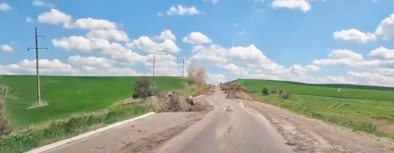 Луганщина не відрізана: голова ОВА спростував інформацію про перекриття траси "Лисичанськ-Бахмут" 6 Луганщина не відрізана: голова ОВА спростував інформацію про перекриття траси "Лисичанськ-Бахмут"