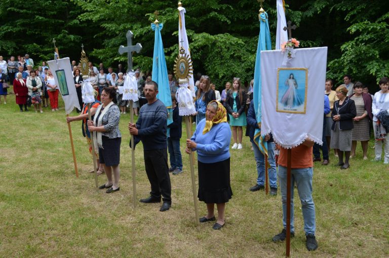 Як у громаді на Прикарпатті молилися за мир в Україні (ФОТО) 5 Як у громаді на Прикарпатті молилися за мир в Україні (ФОТО)