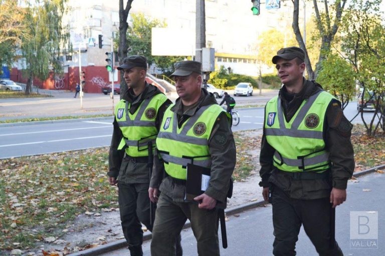Економія пального: у Тернополі поліцейські ходять пішки 11 Економія пального: у Тернополі поліцейські ходять пішки