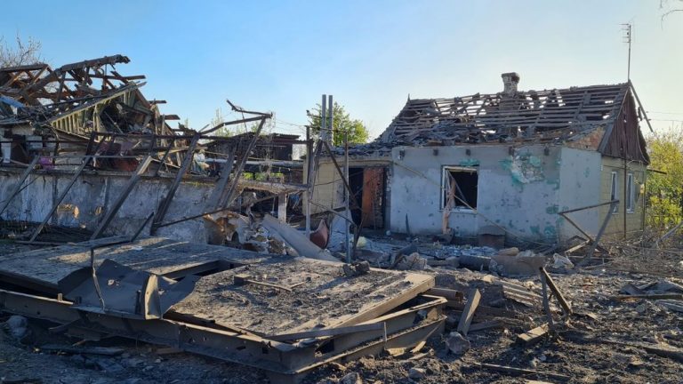 Росіяни обстріляли ракетами селище на Запоріжжі 3 63b9775c25c00b8e