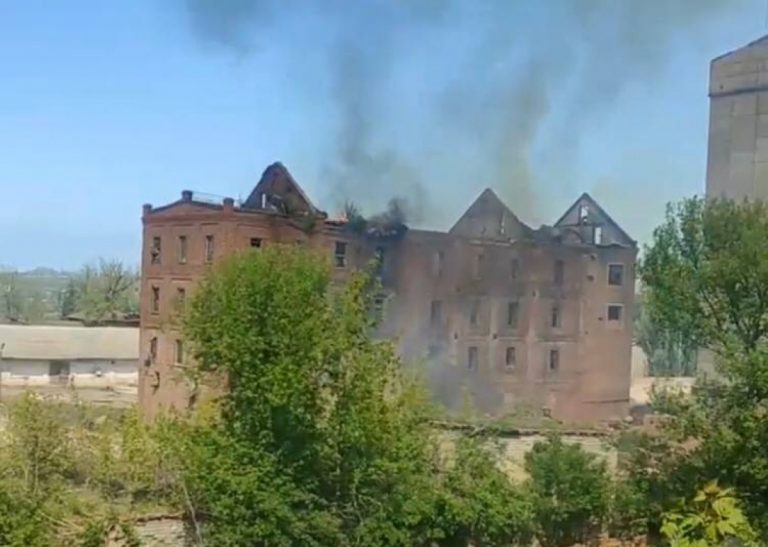 У Нью-Йорку, що на Донеччині, рашисти спалили 100-річний паровий млин (ВІДЕО) 13 7413cc9 war map 09 05 22 690 1