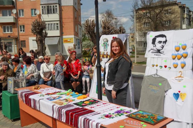 У Калуші на благодійному ярмарку зібрали 35 тисяч на тепловізор для бійців 1 FB IMG 1651481244838