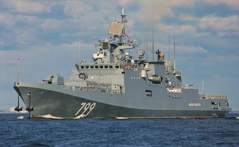 Біля острова Зміїний горить фрегат РФ: що відомо на цей момент 2 photo 2022 05 06 12 28 42.780x480