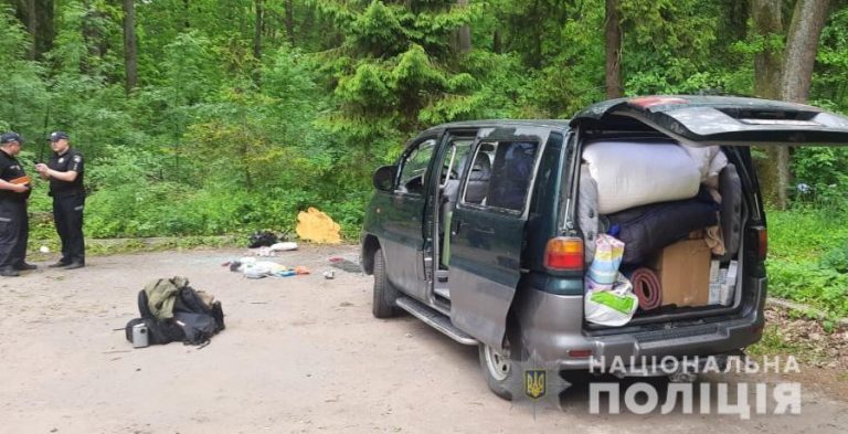 На Львівщині чоловік підірвав гранату в авто зі своїми "клієнтами" (ФОТО)