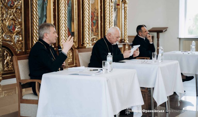 В Івано-Франківській Архієпархії відбулися робочі збори: що обговорили (ФОТО)
