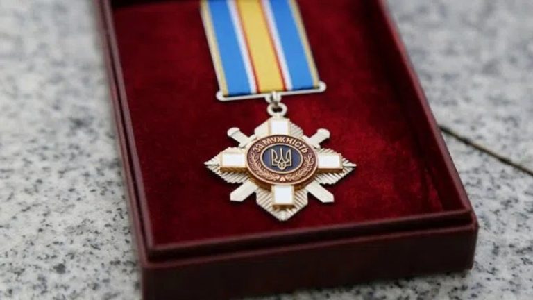 Двох бійців з Верховинщини посмертно нагородили орденами "За мужність" ІІІ ступеня (ФОТО) 11 2612993 viyskovogo z ternopilschini posmertno nagorodili ordenom za muzhnist iii stupenya