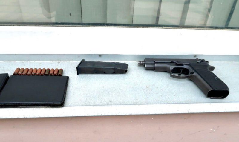 У Яремче у машині водія знайшли пістолет з набоями: де він їх узяв (ФОТО)