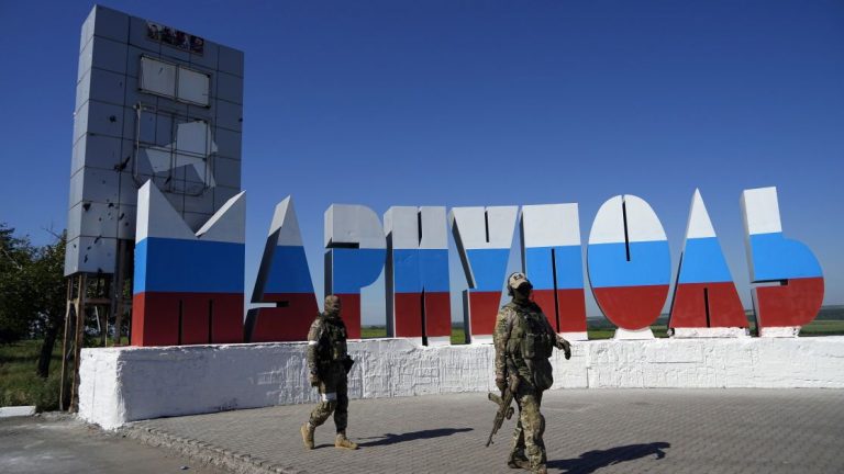 Окупанти частково дозволили людям виїжджати з Маріуполя 9 Окупанти частково дозволили людям виїжджати з Маріуполя