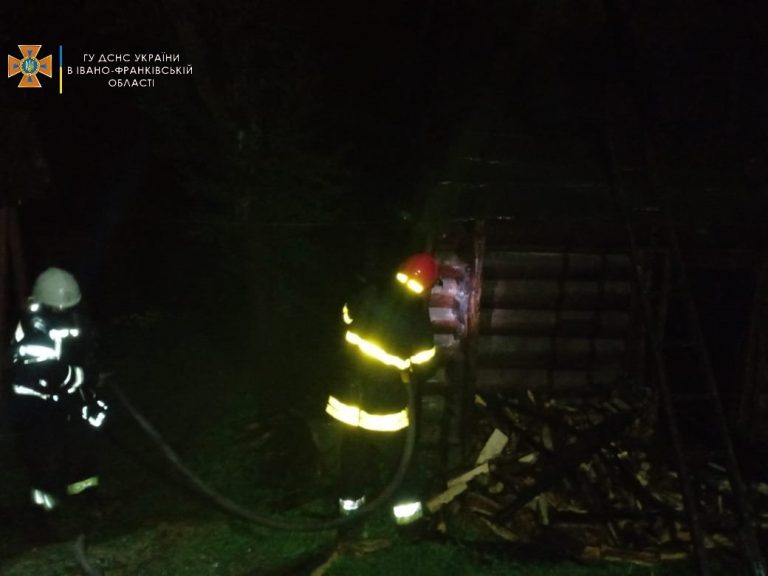 На пожежі в селі Кальна врятували три житлові будівлі (ФОТО) 9 287490700 334743512148352 3187351656080933326 n