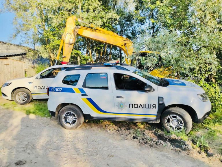 На Прикарпатті чоловік незаконно видобував пісок та гравій (ФОТО) 1 287624815 8106671639373405 4260457094791457913 n