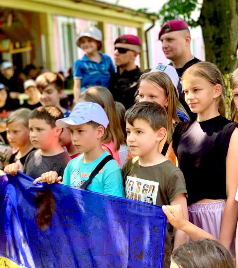 На Прикарпатті діти придбали спорядження для бійців 4 287640450 8116190591754843 5059173062084817373 n