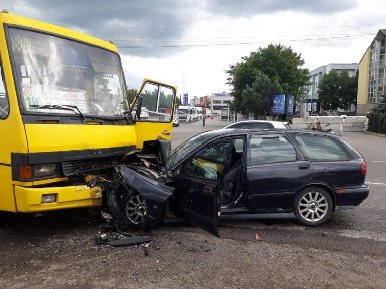 Карколомна ДТП на Львівщині: серед травмованих є двоє дітей (ФОТО) 11 288469477 390441243127653 287946974759530604 n 1