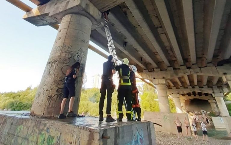 У Франківську ДСНС та поліція рятували підлітка: подробиці (ФОТО) 10 289369318 340263798262990 2166918436826135370 n