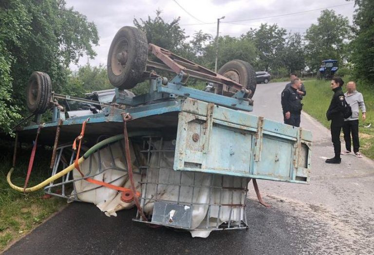 На Львівщині з'ясовують обставини смертельної ДТП: загинула жінка (ФОТО) 9 289889610 395783739260070 3314514463549138562 n