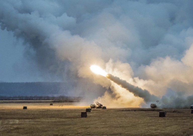 Американські "Хаймарси" вже в Україні: окупантів чекає спекотне літо 2 Американські "Хаймарси" вже в Україні: окупантів чекає спекотне літо