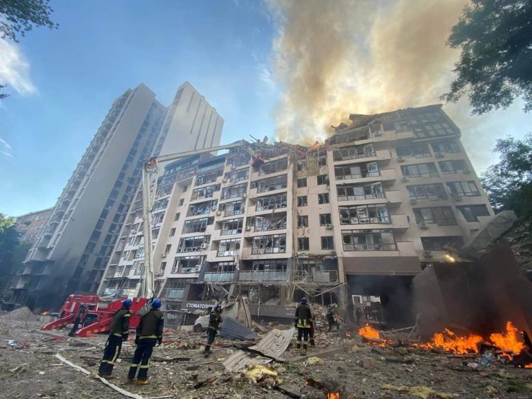 Подробиці ракетних ударів по Києву від ДСНС (ФОТО) 8 FB IMG 1656222609411