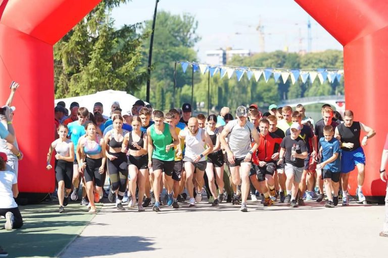У Франківську благодійний забіг зібрав понад 10 тисяч гривень 4 FB IMG 1656228053180