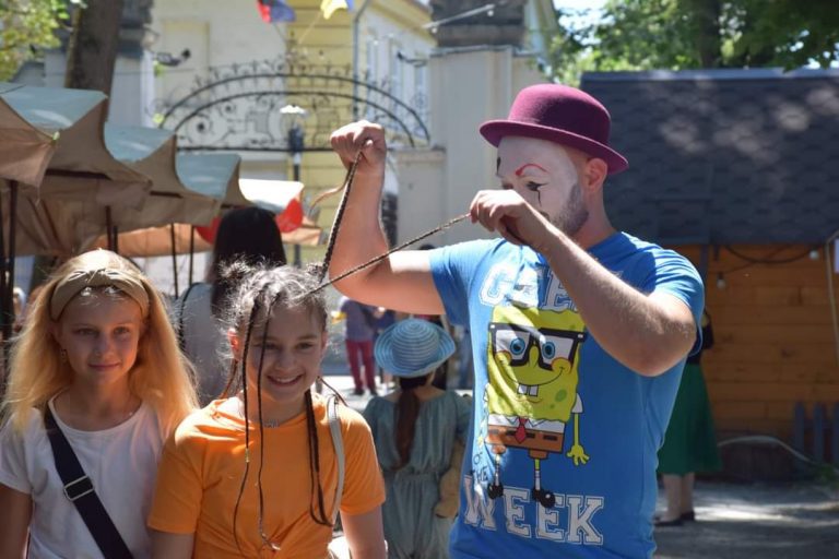 Дитячий ярмарок у Франківську зібрав понад 32 тисячі гривень для допомоги ЗСУ (ФОТО) 10 FB IMG 1656231571762