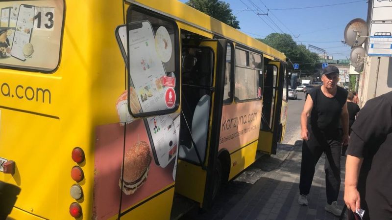 Щоб не підвищувати плату за проїзд: у Тернополі скасовують рейси у громадському транспорті
