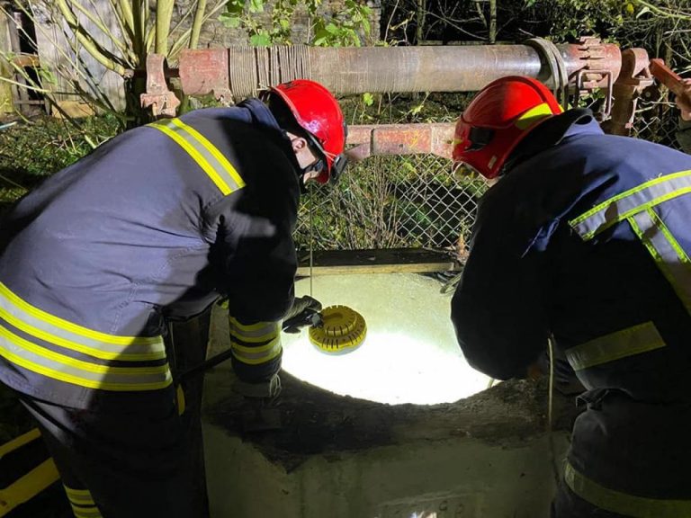 На Львівщині з колодязя дістали жінку, де вона пробула цілу ніч 12 i118236