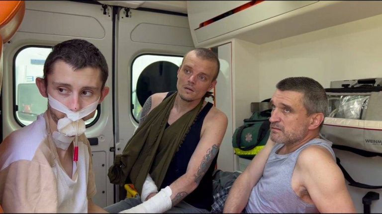 Обмін полоненими: додому повертаються 16 військових і цивільний (ФОТО) 10 photo 2022 06 28 18 30 46
