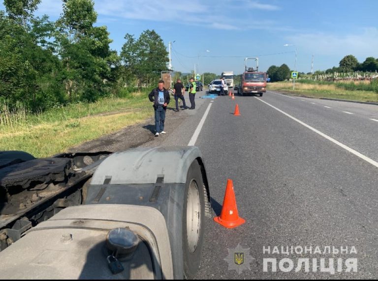Вантажівка збила насмерть літнього чоловіка на трасі Львів-Тернопіль 5 photo 2022 06 29 11 07 20