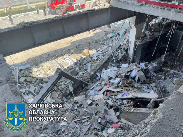 У Харкові окупанти знищили супермаркет: вдарили ракетами з Росії (ФОТО) 2 tdbo2b 6f0b920b985e3bff1817d5f6e3ba5417