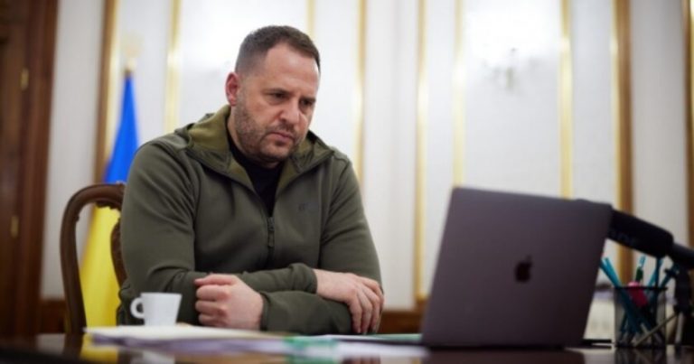 На особистій зустрічі Трампа та Зеленського наполягав Андрій Єрмак