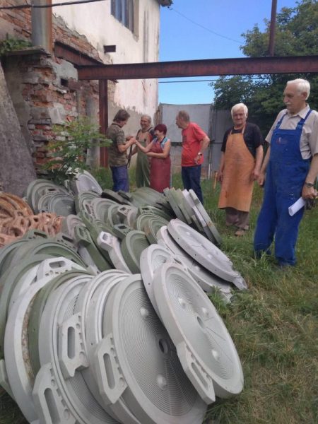 Визнана на рівні ЮНЕСКО: на Франківщині відновлюють виробництво косівської кераміки (ФОТО)