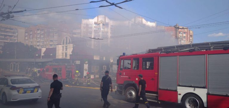 З’явилися перші подробиці пожежі на Пасічній у Франківську (ФОТО, ВІДЕО) 11 291565908 348262847463085 7846844735802127293 n