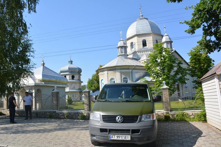 Підприємці з Надвірнянщини передали українським військовим автомобіль (ФОТО) 11 291599696 455944749691393 2921506181764014698 n