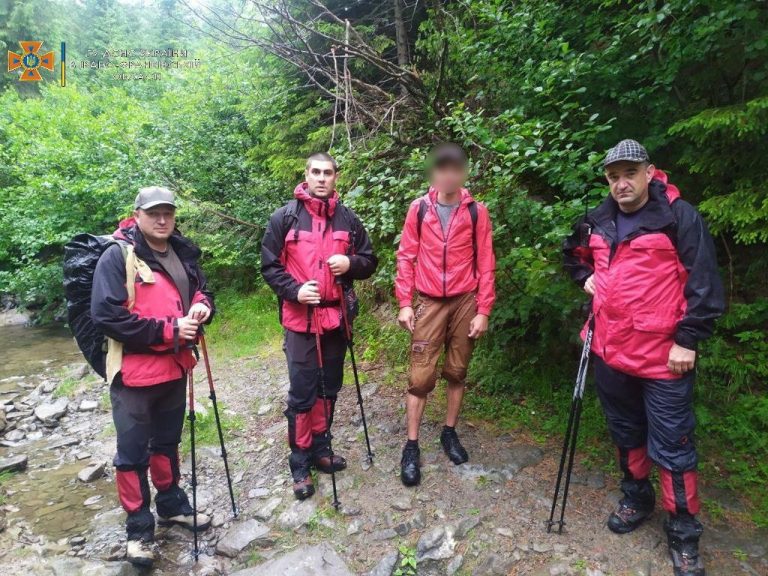 Рятувальники відшукали у Карпатах заблукалого туриста з Одещини 2 291910902 348921940730509 7619731225295089579 n