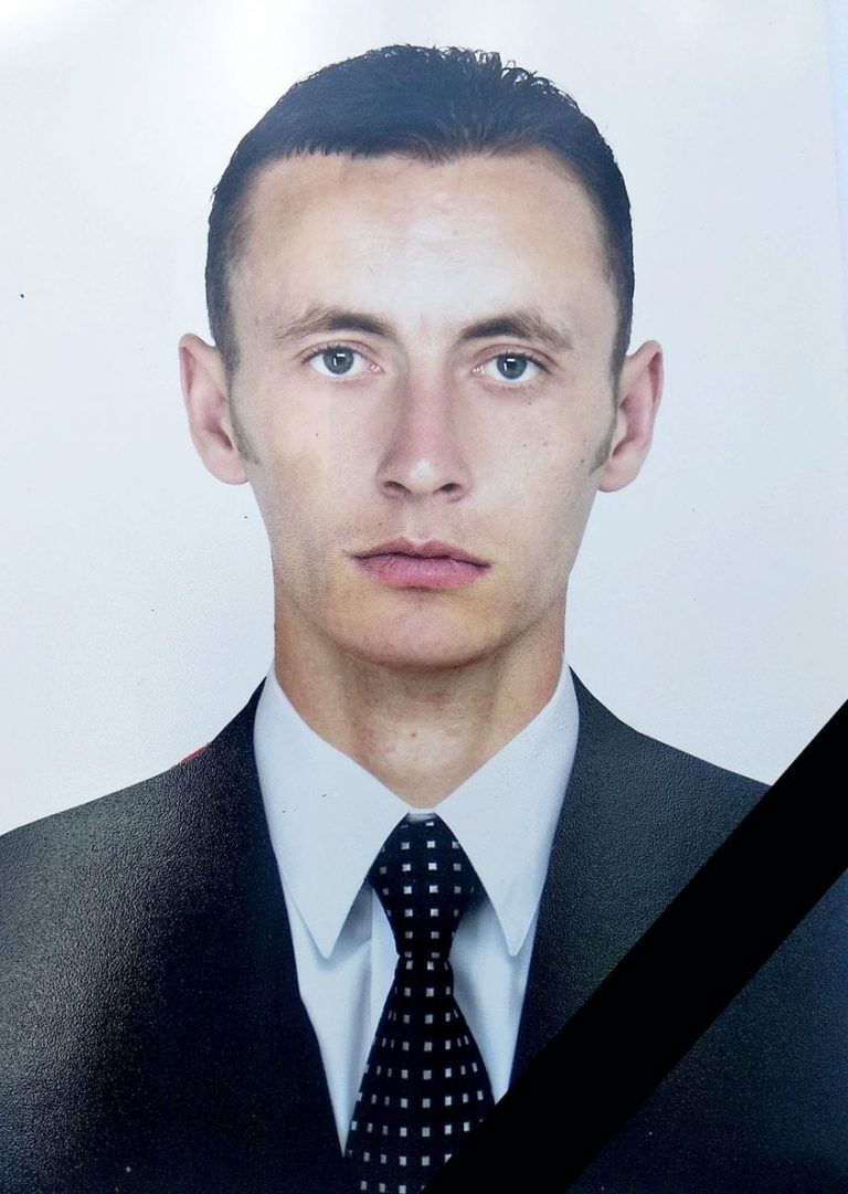 Дні жалоби: у Тисменицькій громаді вшановують мужнього воїна Івана Касюка (ФОТО) 4 292389682 439416401388780 3499068228480598150 n