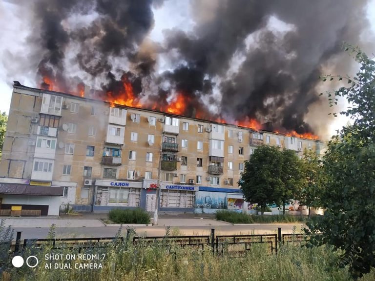 Авдіївка у вогні: рашисти за добу обстріляли місто понад 10 разів (ФОТО) 5 Авдіївка у вогні: рашисти за добу обстріляли місто понад 10 разів (ФОТО)
