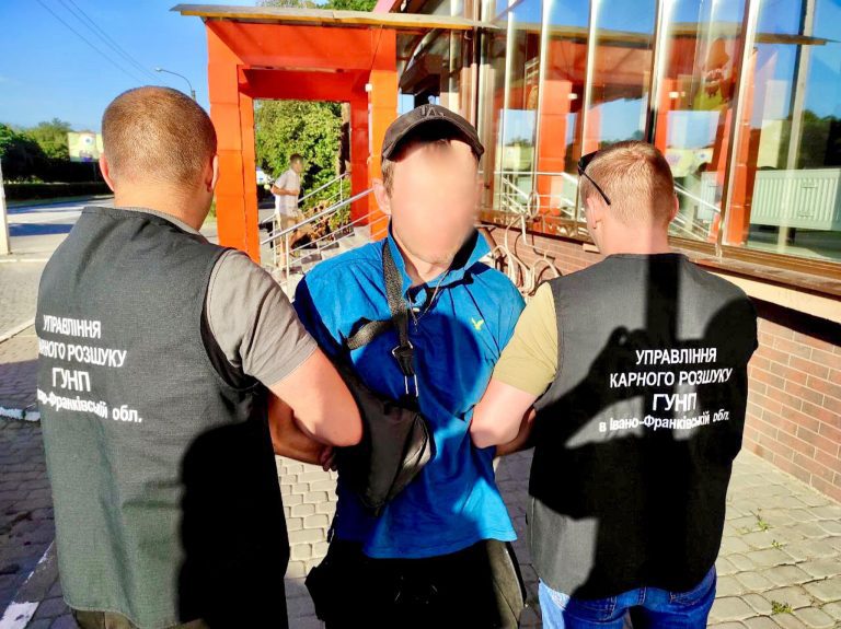 2 роки ховався від поліції: на Прикарпатті затримали злочинця (ФОТО)