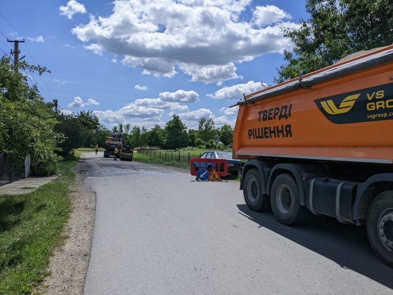 На Коломийщині ремонтують дороги обласного значення (ФОТО) 11 294464801 420733473430967 6329947301058535081 n