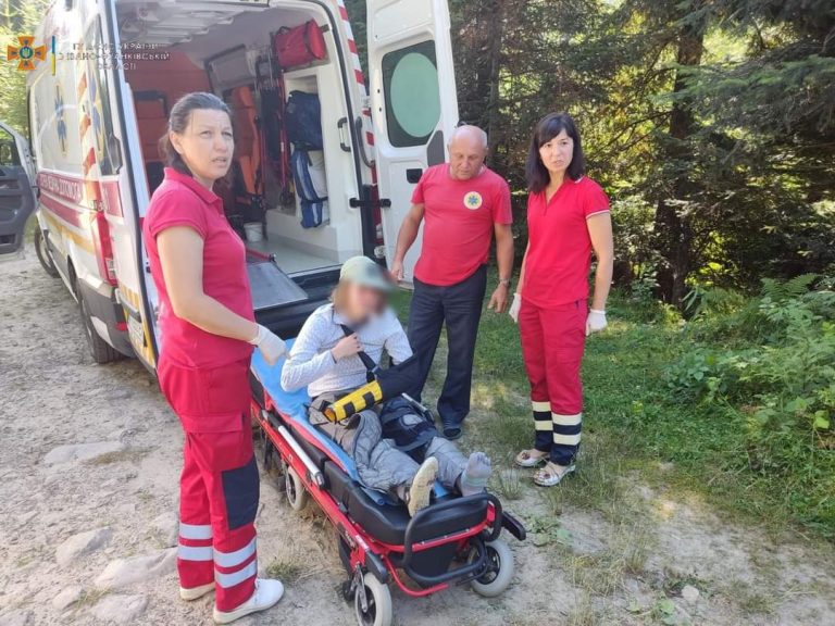 На Прикарпатті травмувалася туристка зі Львова: допомогли рятувальники (ФОТО) 11 FB IMG 1658755605613