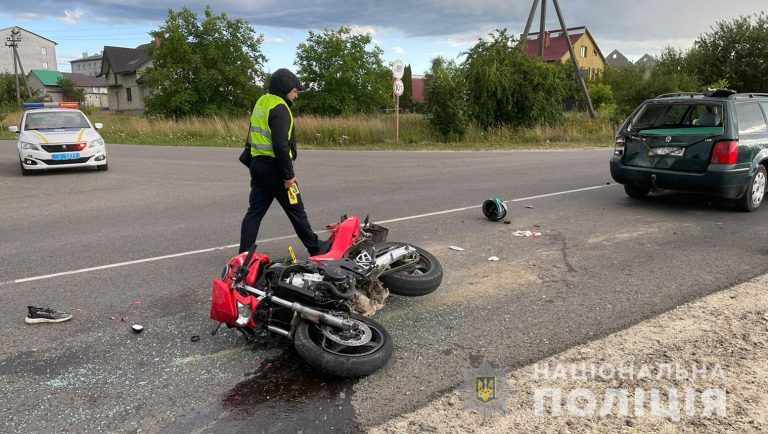 Двоє мотоциклістів травмувалися внаслідок ДТП на Львівщині (ФОТО) 7 WhatsApp Image 2022 07 18 at 09.57.01