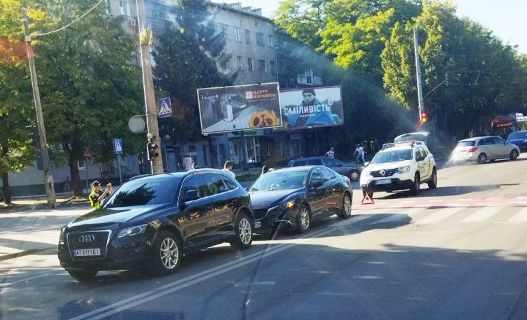 ДТП в Івано-Франківську: зіштовхнулися два легковики (ФОТОФАКТ) 4 photo 2022 07 25 17 51 25