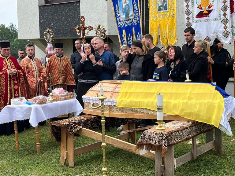 На Франківщині провели в останню путь 31-річного воїна (ФОТО, ВІДЕО) 6 1 5