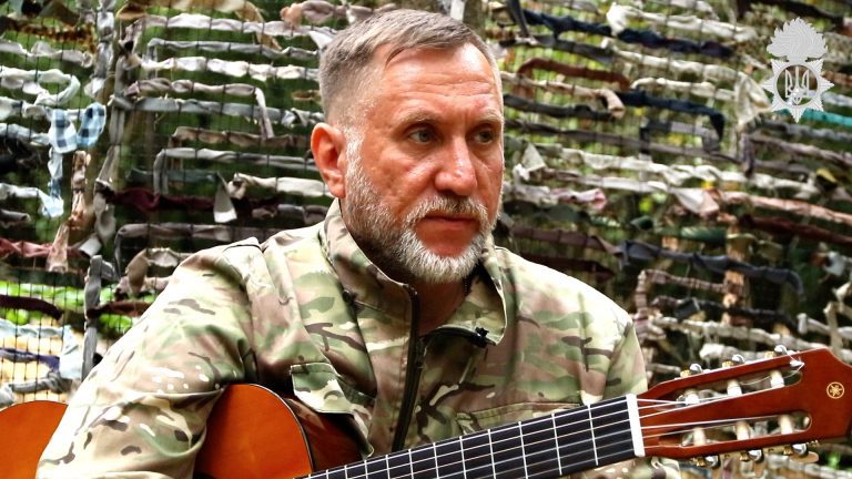 «Моя зброя - це музика»: музикант гурту ТНМК Костянтин Жуйков про службу в Нацгвардії (ВІДЕО) 8 2 8